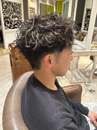 カラー パーマ メンズ 増渕 駿介のヘアスタイル