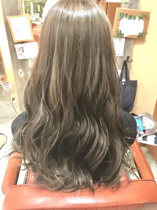 ミディアム カラー パーマ 増子 幹樹のヘアスタイル