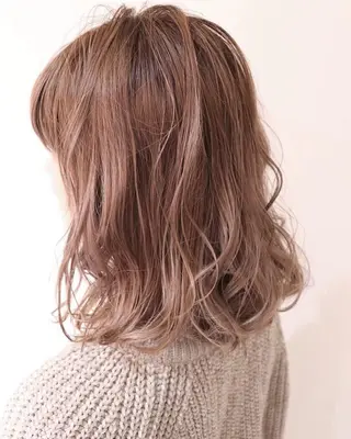 ミディアム 大場 優のヘアスタイル