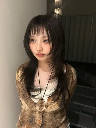 ロング カラー 髙林 優衣のヘアスタイル