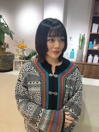 ミディアム (h)wim ウィムのヘアスタイル