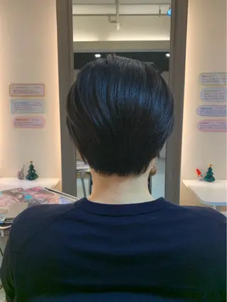 ショート タツキ／レイヤー／ パーマ／艶カラーのヘアスタイル