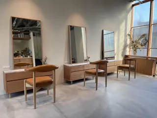 yelm ［official］のヘアスタイル