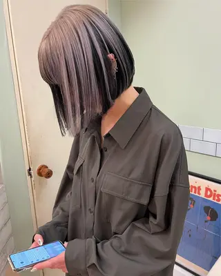 ショート カラー ハイトーン/ショート 村上淳乃🐥のヘアスタイル