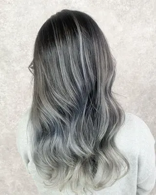 ロング カラー UNDER vr 【アンダーバー】のヘアスタイル