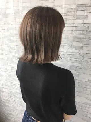 ショート 足立 磨咲のヘアスタイル