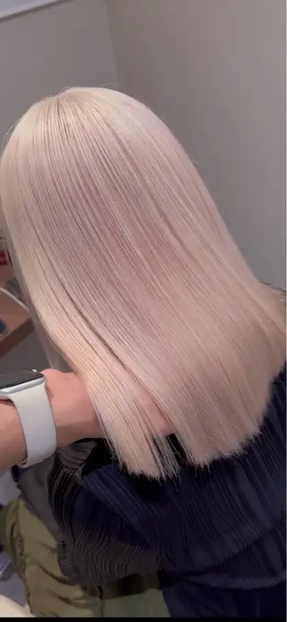 ミディアム カラー ハイトーン/ 縮毛矯正のヘアスタイル