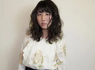 セミロング パーマ ブルーム yukiのヘアスタイル