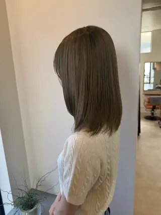 セミロング カラー U too e’s 鎌倉🌿堀岡千紘のヘアスタイル