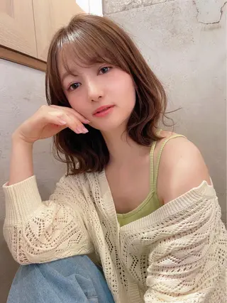 ミディアム カラー 酒井 里穂のヘアスタイル