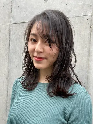 ミディアム モダーン北鎌倉所属・中溝 アカリのヘアスタイル