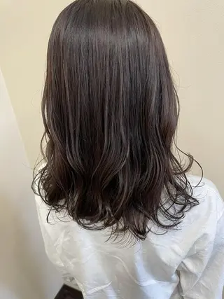 ミディアム カラー 沢田 瞳のヘアスタイル
