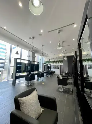 ショート カラー salowin神戸三宮suite所属・工藤 貫多のヘアスタイル