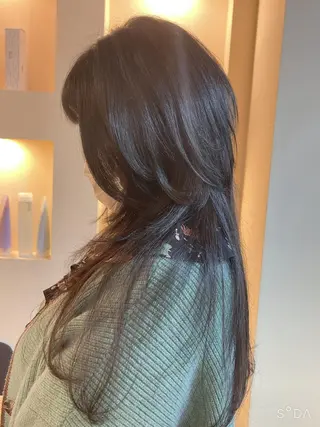 ロング EMBELLIR fleur【アンベリール フルー】所属・EMBELLIR マツナガカヨコのヘアスタイル