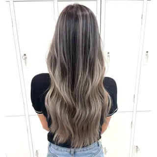ロング カラー 奥山義進/ハイトーン /バレイヤージュのヘアスタイル