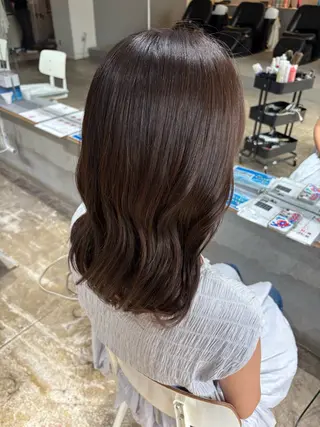 ミディアム カラー 玉置 七海のヘアスタイル