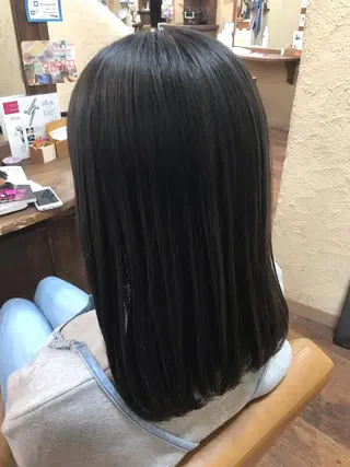 カラー GUEST(s)所属・飯盛 和樹のヘアスタイル