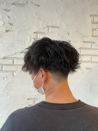 パーマ メンズ 尾崎 優也のヘアスタイル