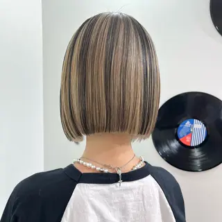 ショート カラー ヘアアレンジ 🧨ブリーチー×ボブ レイヤー💎じゅえるのヘアスタイル