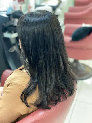 ロング カラー 瀬川 茉衣子のヘアスタイル