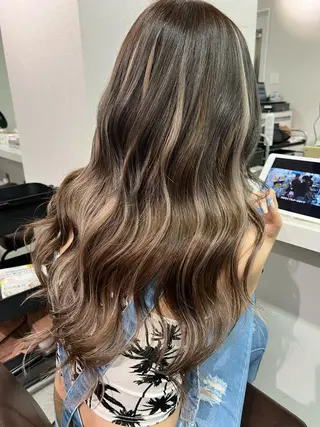ロング カラー ハイトーン&髪質改善 &韓国エクステ🤎のヘアスタイル