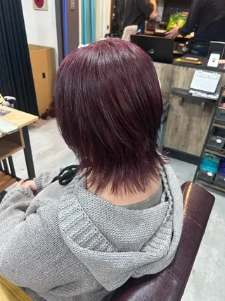 ミディアム カラー mizuki THREE（A）のヘアスタイル