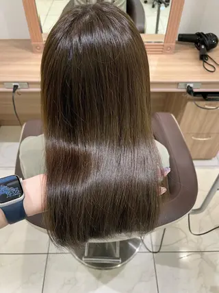 カラー 山本 麻都理のヘアスタイル