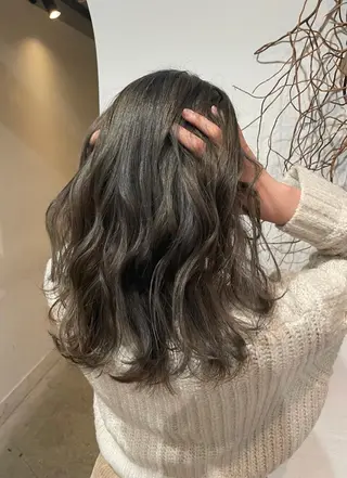 ロング カラー 寺本 奈央のヘアスタイル
