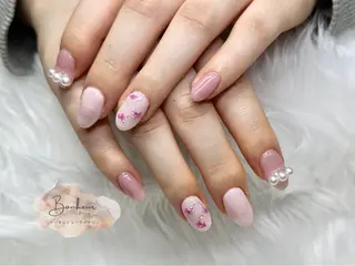 ミディアム Bonheur 【ボヌール】のネイルデザイン