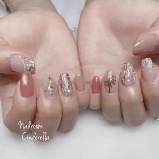 ネイル Nailroom. Cinderellaのネイルデザイン