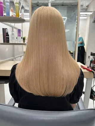 ミディアム カラー ヘアアレンジ youres hair 新宿3丁目店所属・新宿.代表.透け髪 TAKAケアブリーチのヘアスタイル