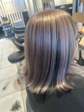 カラー フクイ ミユのヘアスタイル