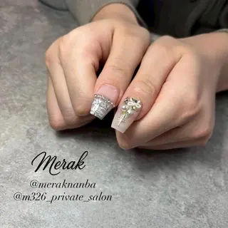 ネイル merak 難波 Kurobuchiのネイルデザイン