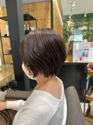 ショート 梅本 彩香のヘアスタイル