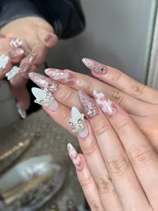 ネイル NES NAIL所属・さゆり￤推しキャラ ￤ロングネイル🩷のネイルデザイン