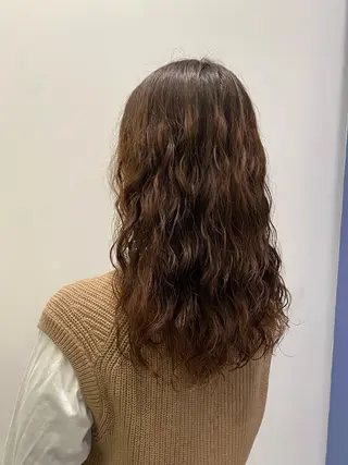 セミロング パーマ ✨透明感カラー✨ 🦖佐々木未来🦕のヘアスタイル