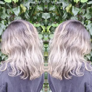 セミロング カラー M IIのヘアスタイル