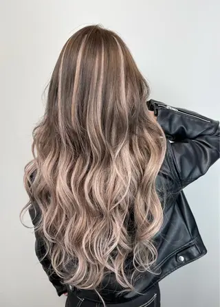 ロング KIRA スズキ タクヤ/店長のヘアスタイル