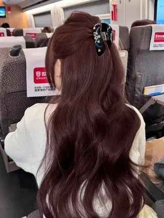 ロング カラー トレンド暖色ヘア🍒 miu🍒のヘアスタイル