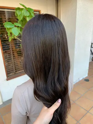 ロング カラー putri 川邉 優花のヘアスタイル