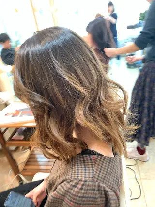 セミロング nishimura makotoのヘアスタイル