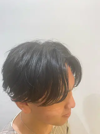 ショート パーマ メンズ 三ノ宮フェザーパーマ 蕃本 啓利のヘアスタイル