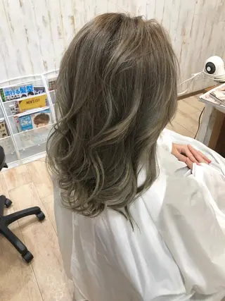 カラー やじま ひろこのヘアスタイル