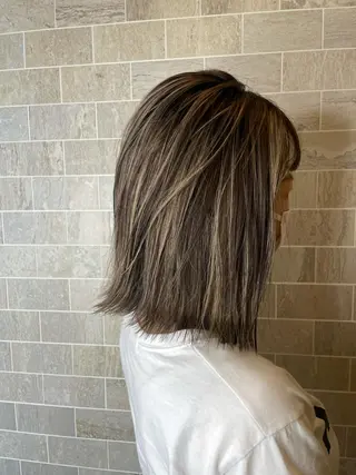 ミディアム ブリーチ毛矯正.髪質 改善.髪にドラマをのヘアスタイル