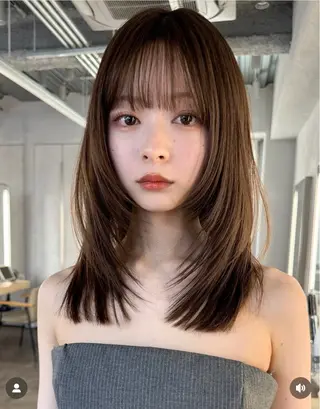 カラー 繁田 朱音のヘアスタイル