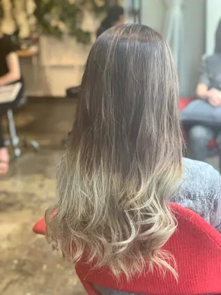 ロング カラー ハイライト✨髪質改善 TAKAさんです😊のヘアスタイル