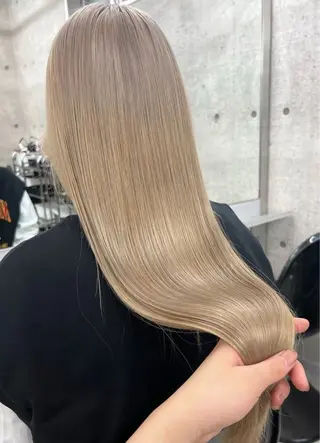 ロング HARUKA ハイトーンのヘアスタイル