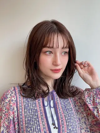 ミディアム カラー 梅田美容室 山崎海波のヘアスタイル