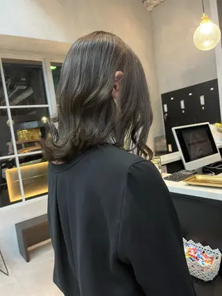 ミディアム カラー tomoka 推しカラーのヘアスタイル