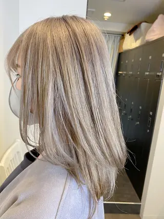 セミロング カラー ハイライト/ブリーチ バレイヤージュ関佳祐のヘアスタイル